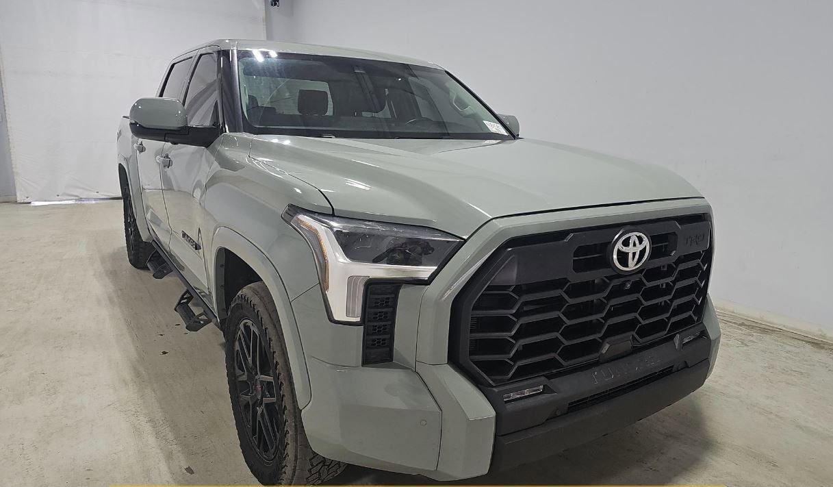 2022 Toyota Tundra 4WD SR5