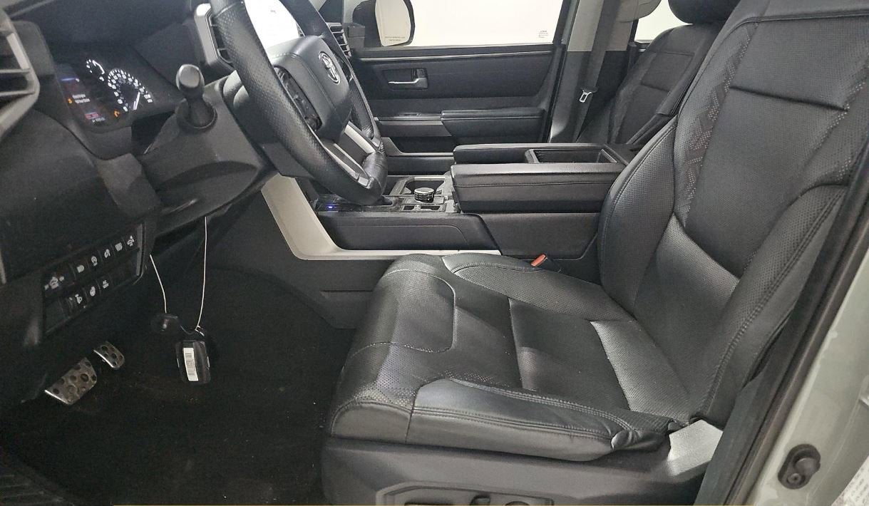 2022 Toyota Tundra 4WD SR5