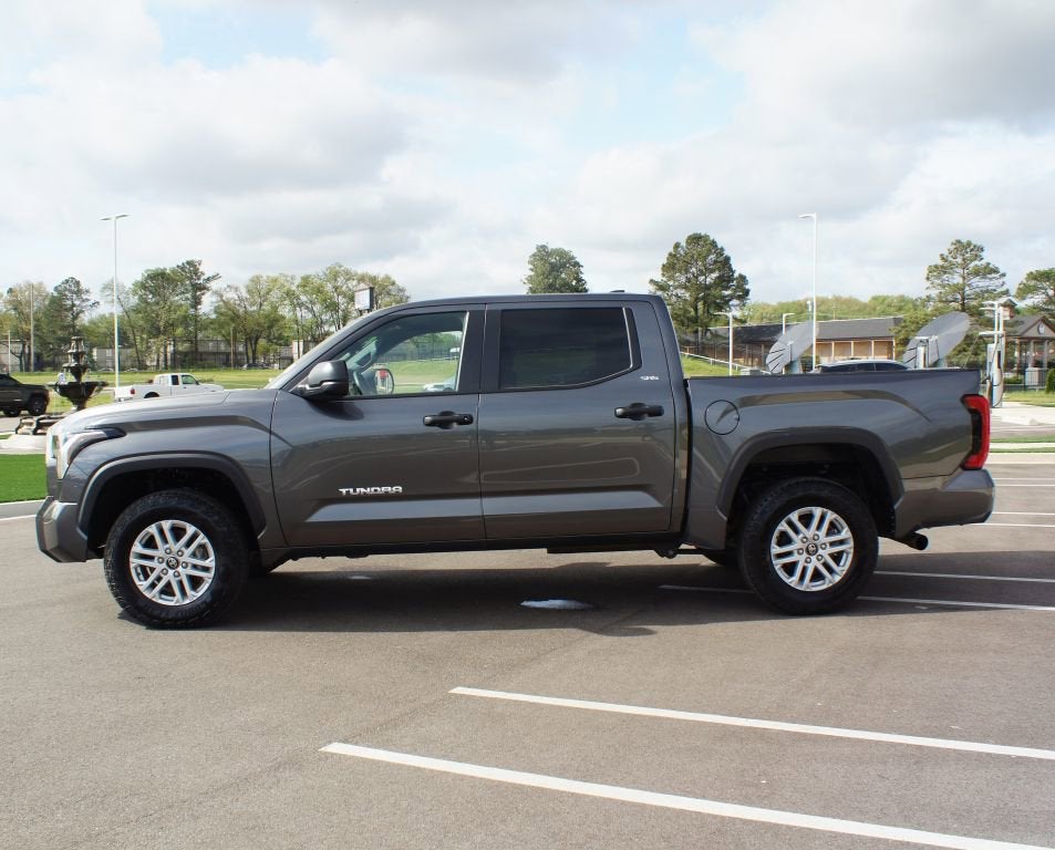 2025 Toyota Tundra 4WD SR5