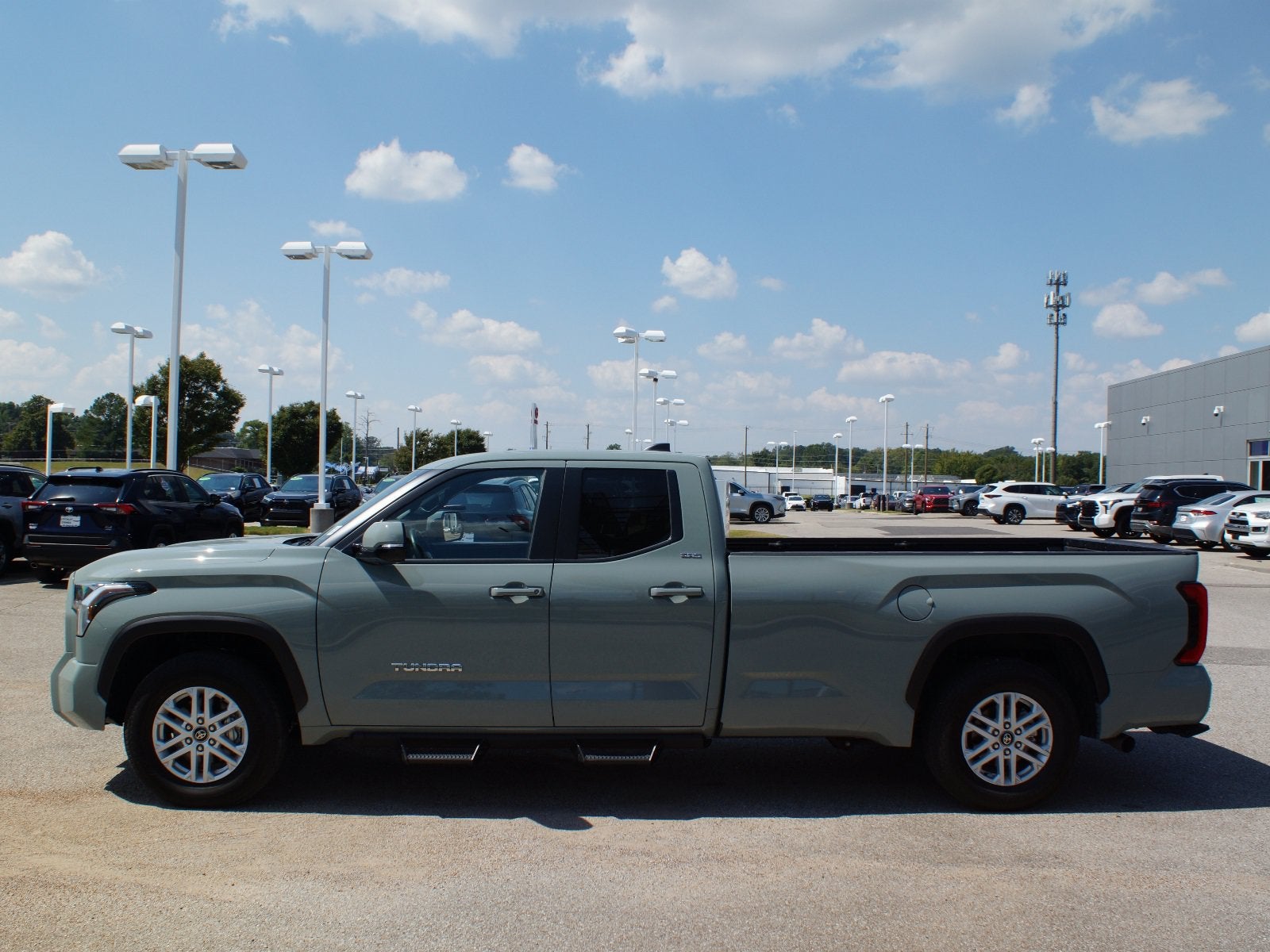2025 Toyota Tundra 4WD SR5