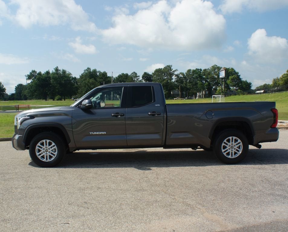 2024 Toyota Tundra 4WD SR5