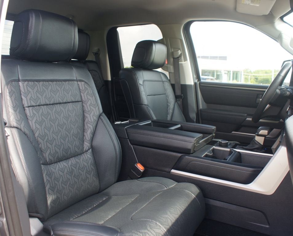 2024 Toyota Tundra 4WD SR5