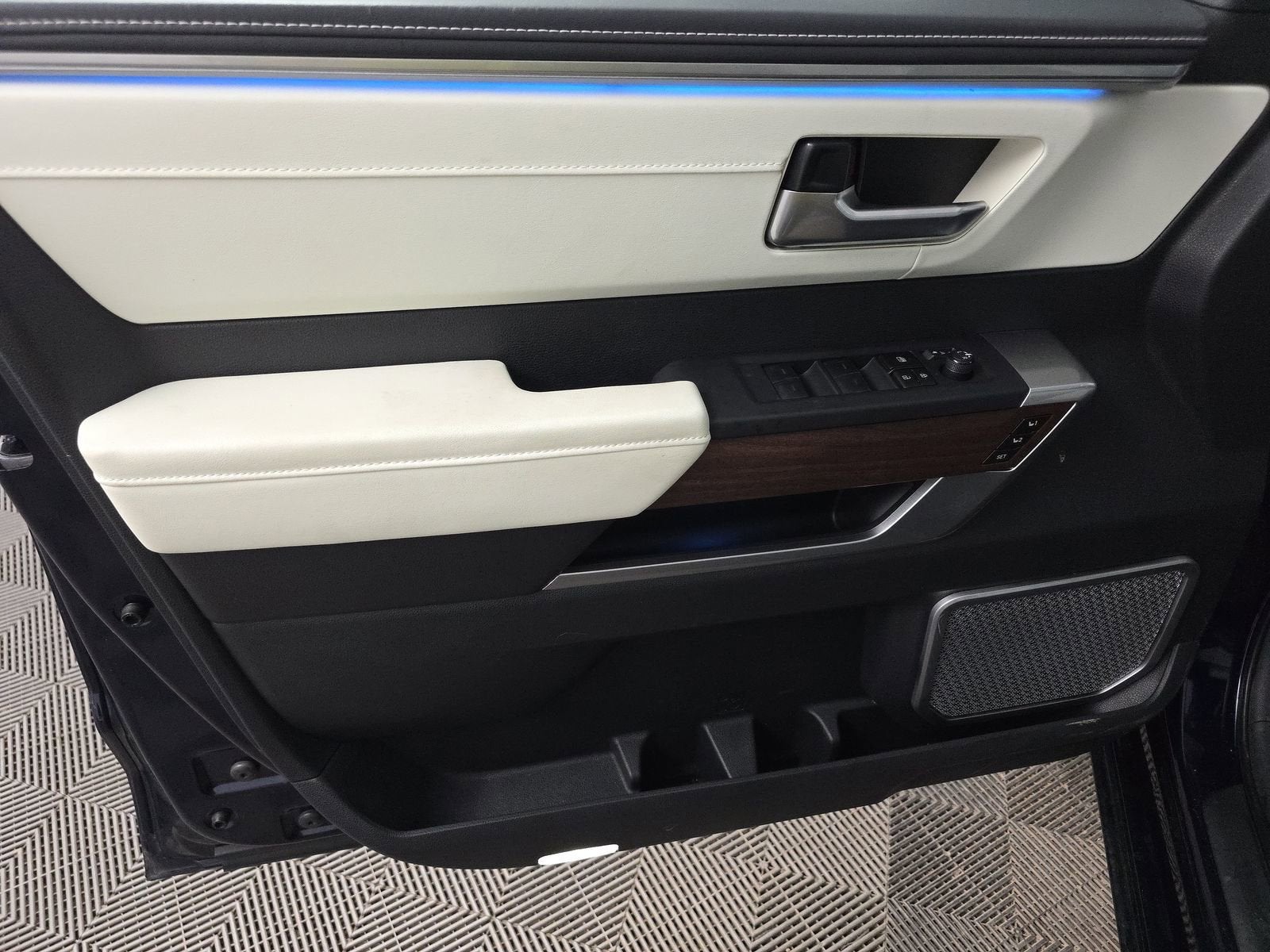 2023 Toyota Tundra 4WD Capstone Hybrid