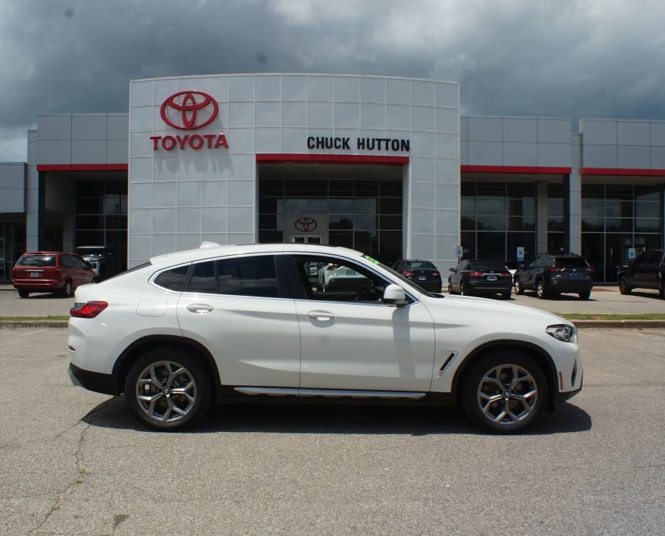 2022 BMW X4 xDrive30i's photo