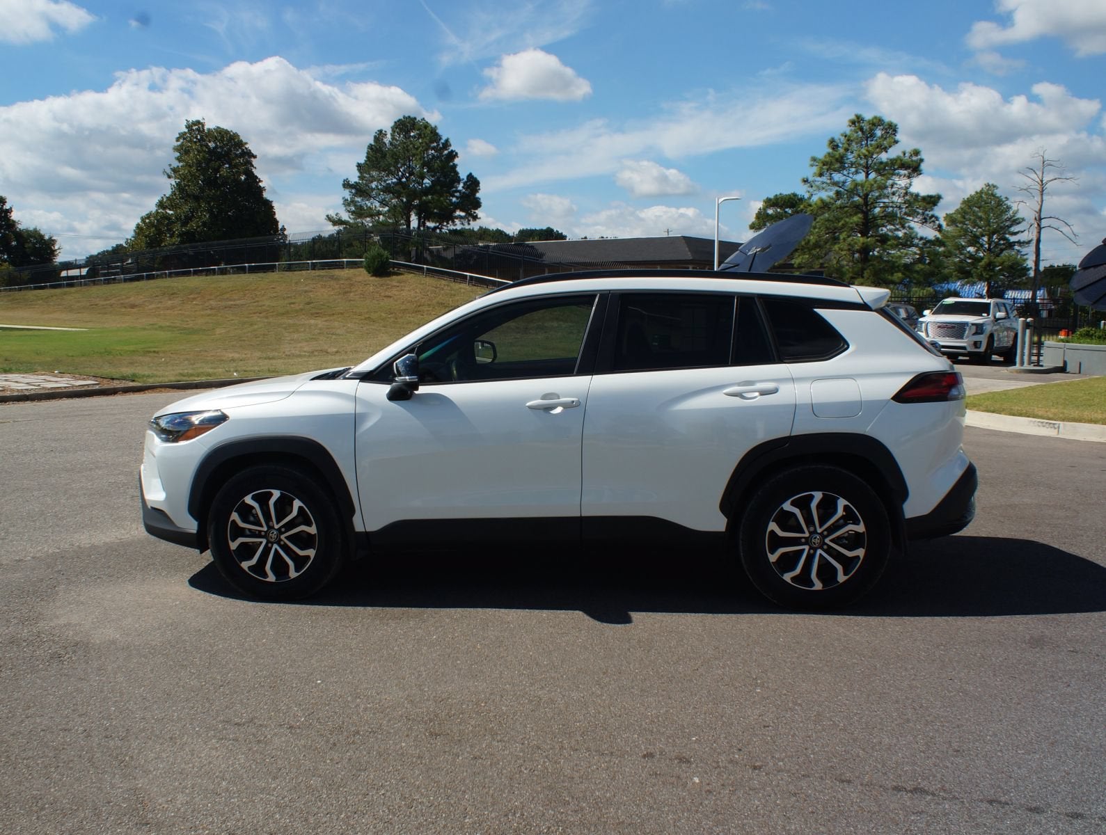 2026 Toyota Corolla Cross Hybrid SE