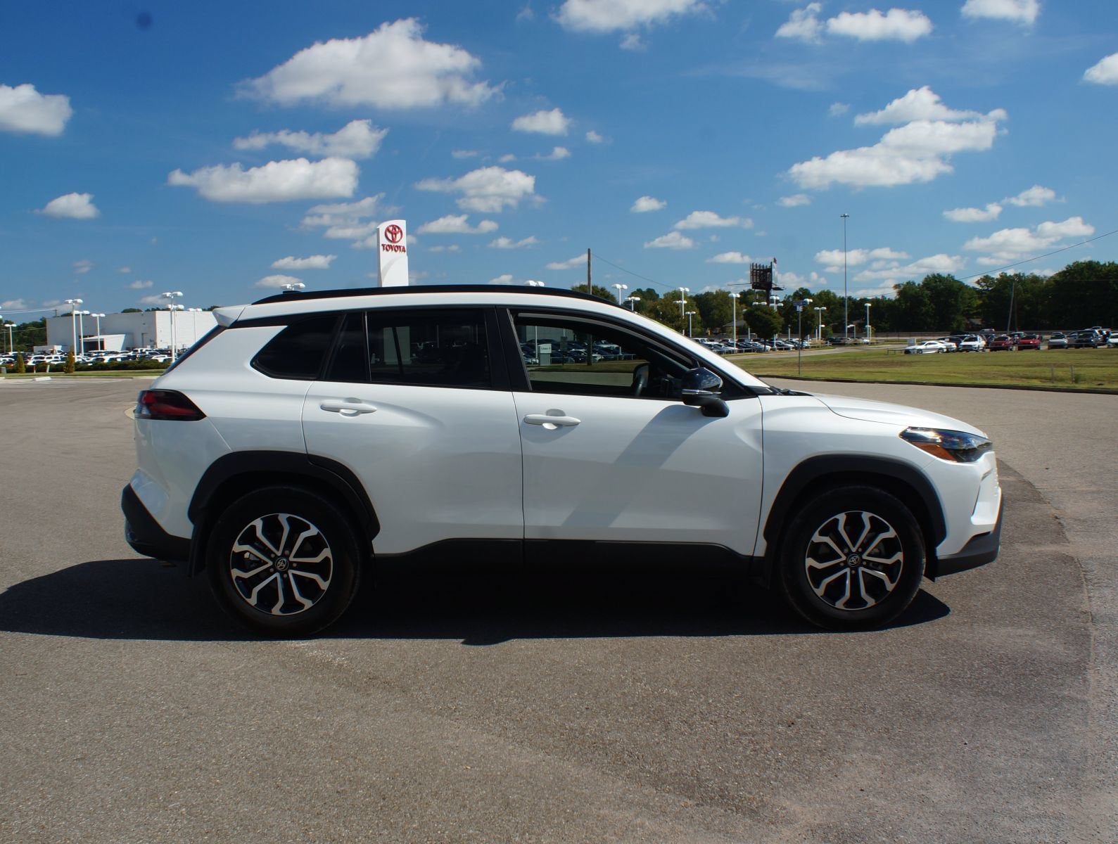 2026 Toyota Corolla Cross Hybrid SE