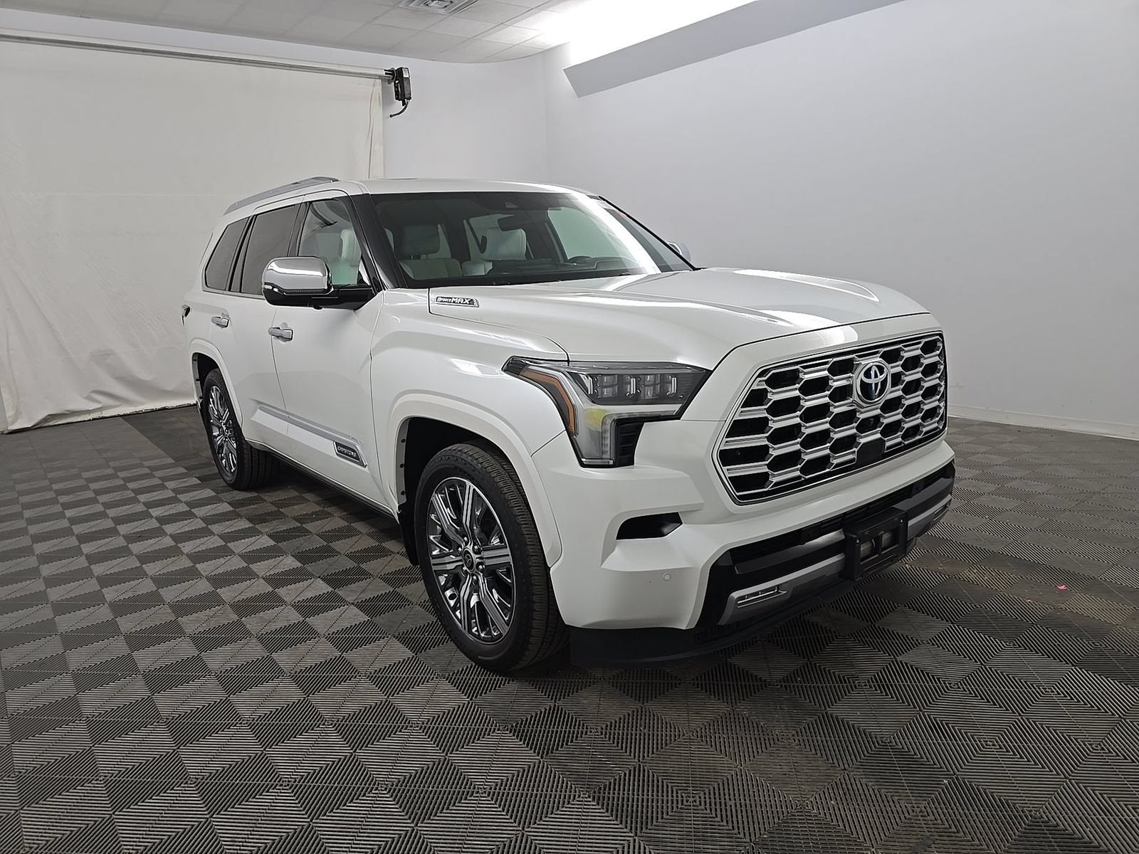 2023 Toyota Sequoia Capstone