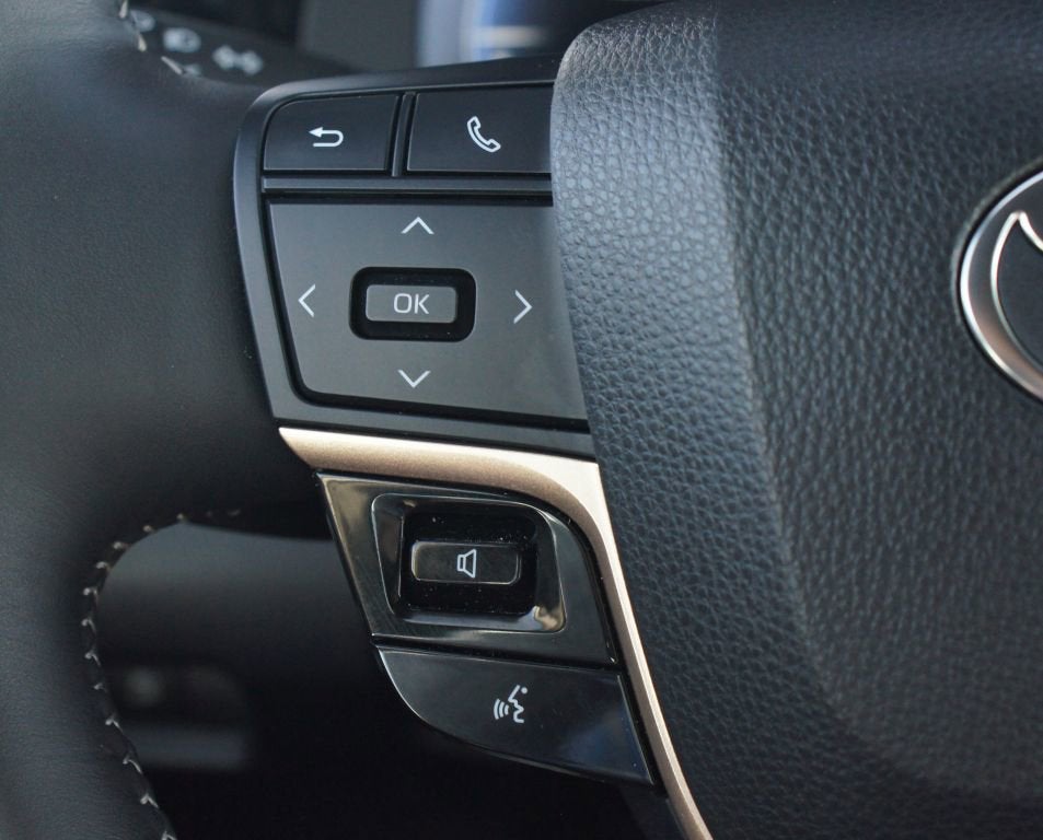 2025 Toyota Crown Signia Limited