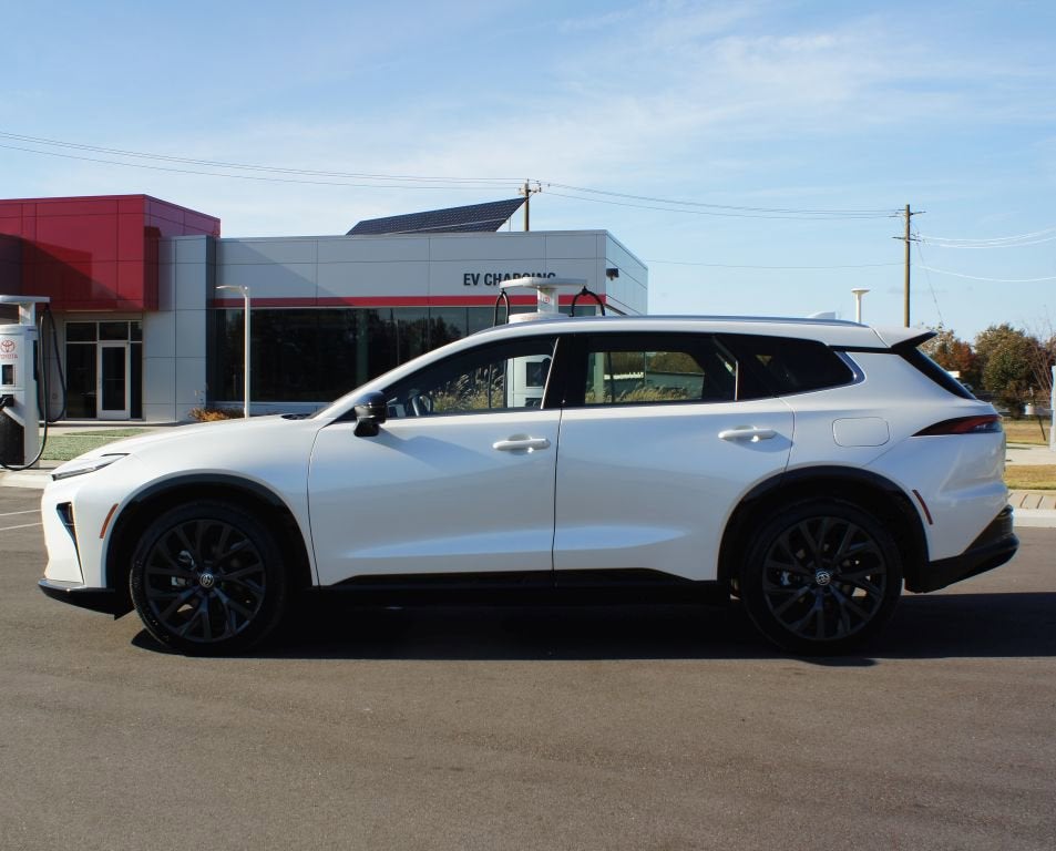 2025 Toyota Crown Signia Limited