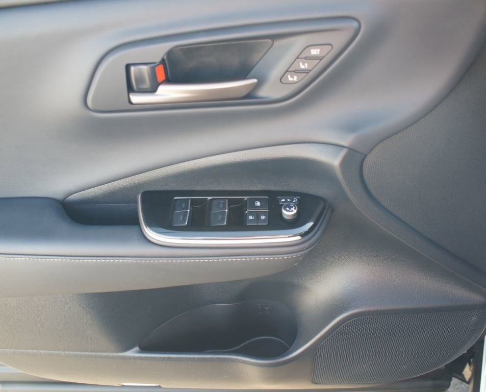 2025 Toyota Crown Signia Limited