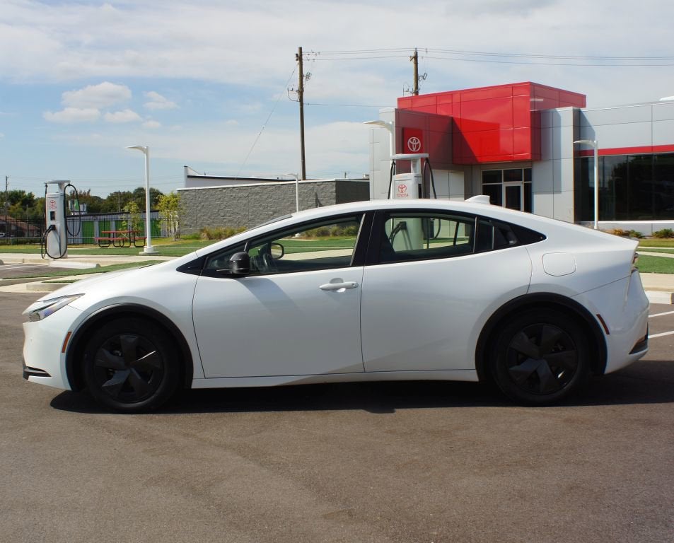 2023 Toyota Prius LE