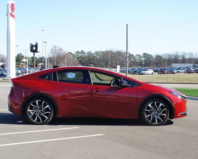 2025 Toyota Prius Plug-In Hybrid Base