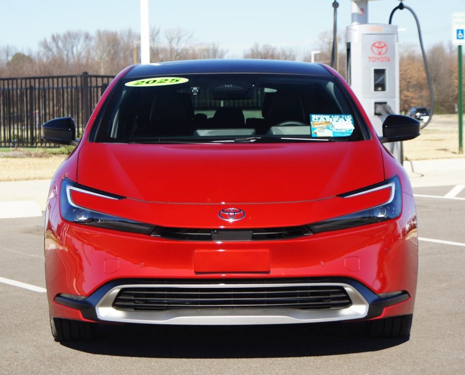 2025 Toyota Prius Plug-In Hybrid Base