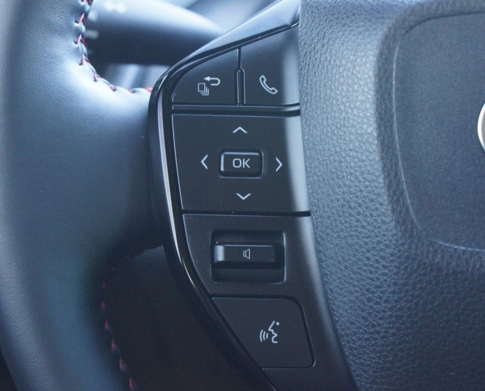 2025 Toyota Prius Plug-In Hybrid Base