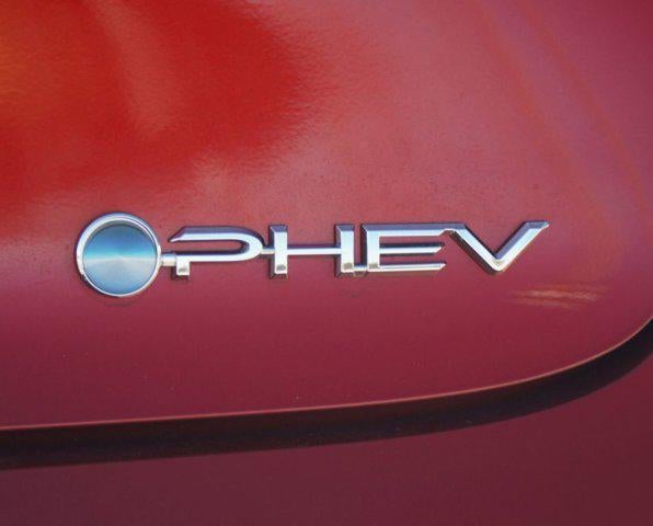 2025 Toyota Prius Plug-In Hybrid Base