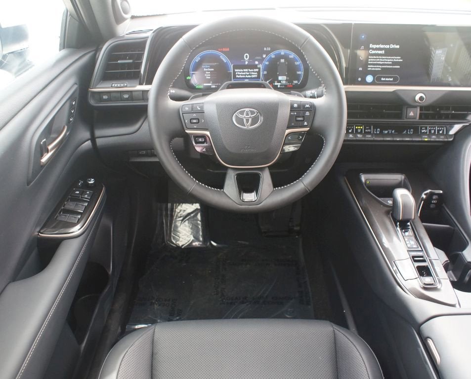 2025 Toyota Crown Platinum