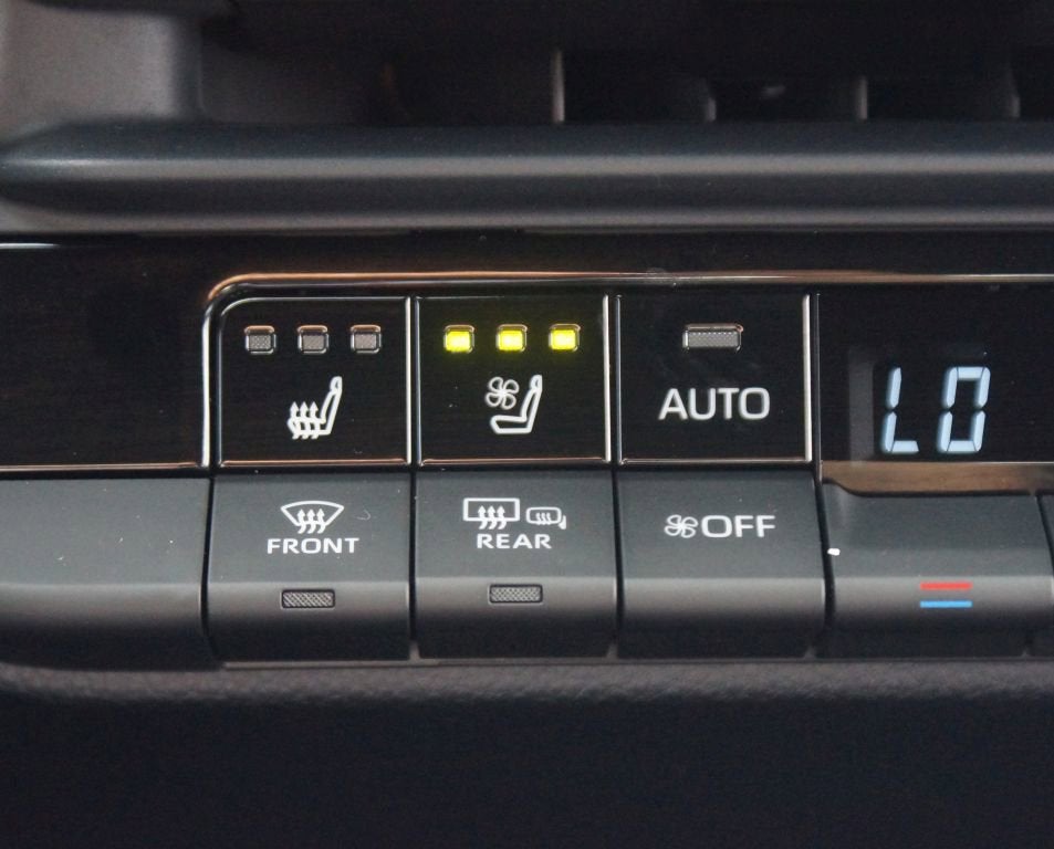 2025 Toyota Crown Platinum