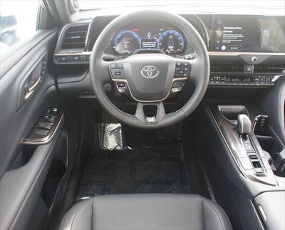 2025 Toyota Crown Platinum