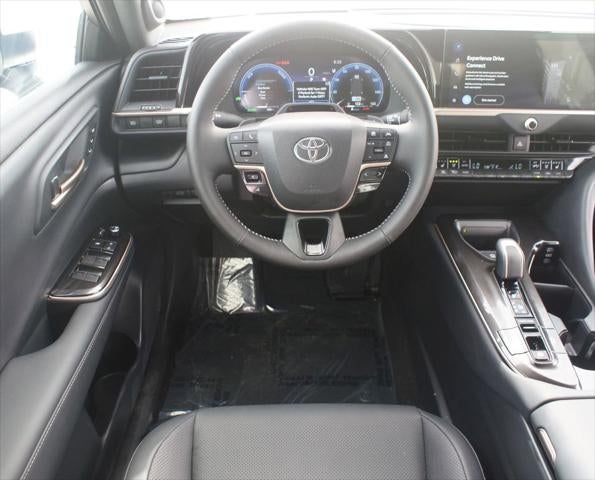2025 Toyota Crown Platinum