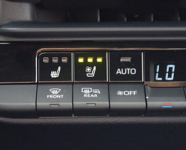2025 Toyota Crown Platinum