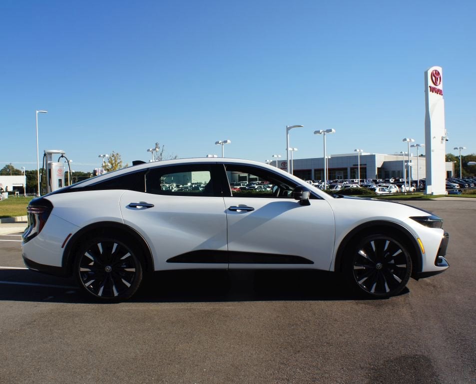 2025 Toyota Crown Platinum