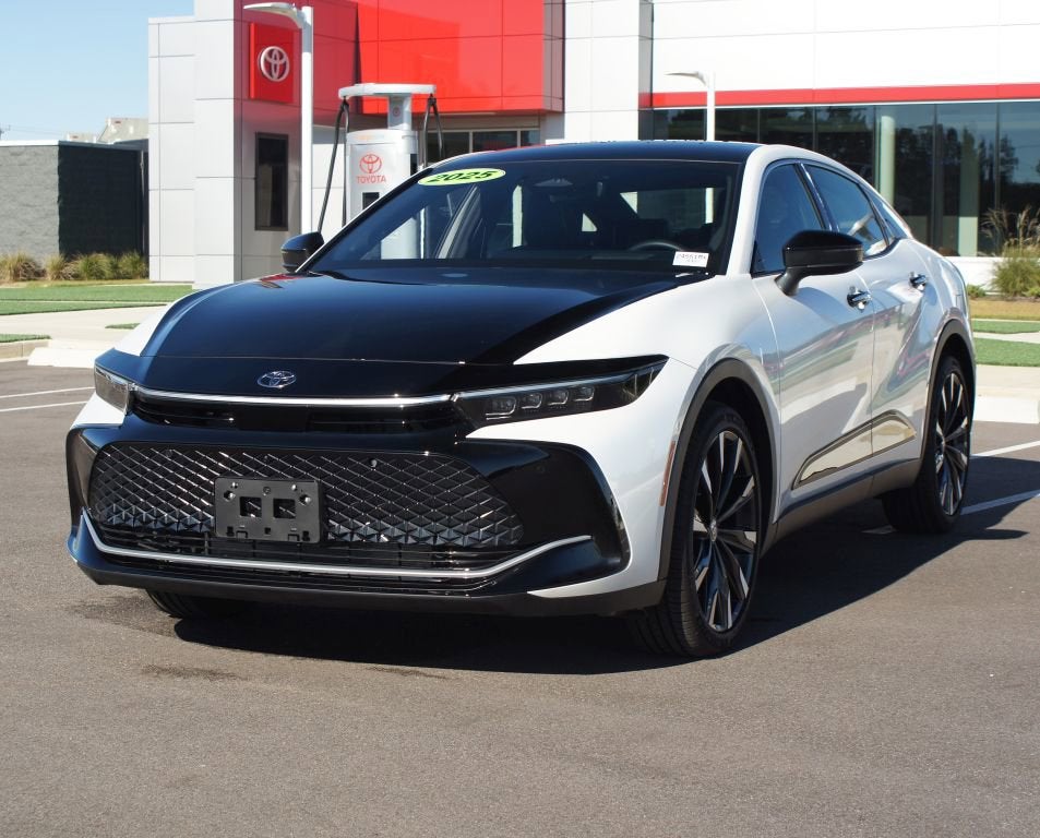 2025 Toyota Crown Platinum