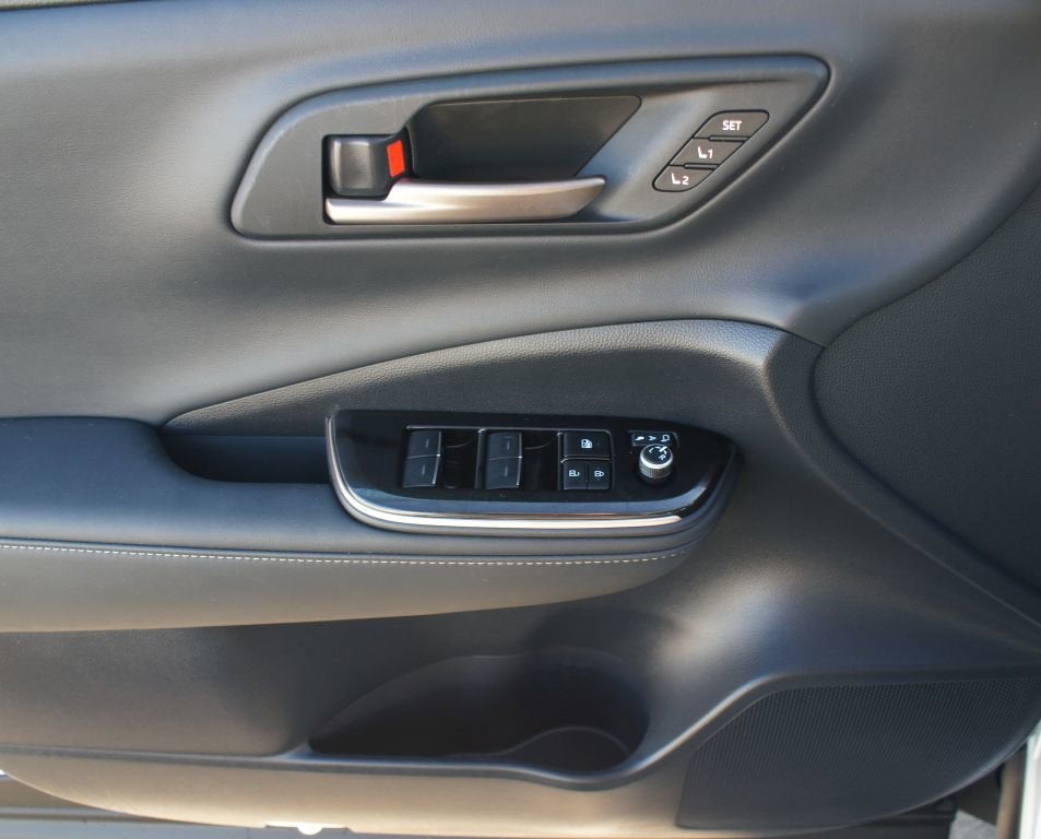 2025 Toyota Crown Platinum