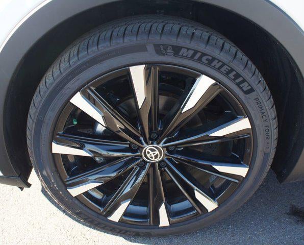 2025 Toyota Crown Platinum