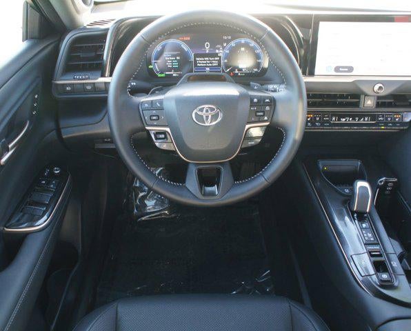 2025 Toyota Crown Platinum