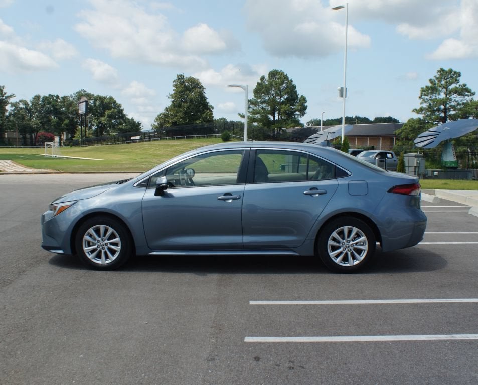 2025 Toyota Corolla Hybrid XLE