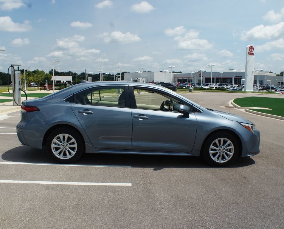2025 Toyota Corolla Hybrid XLE
