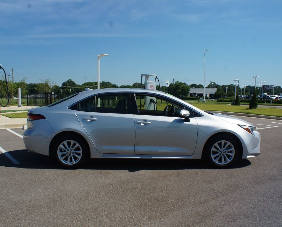 2025 Toyota Corolla Hybrid XLE
