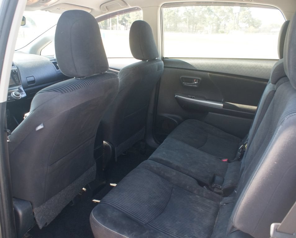2015 Toyota Prius v Three