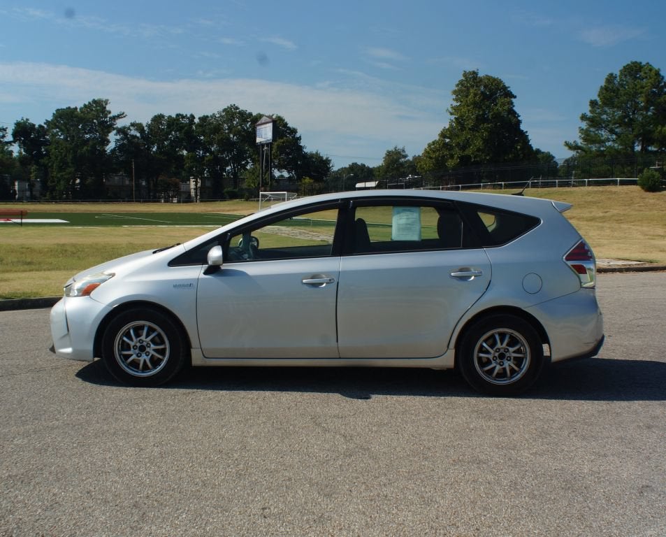 2015 Toyota Prius v Three