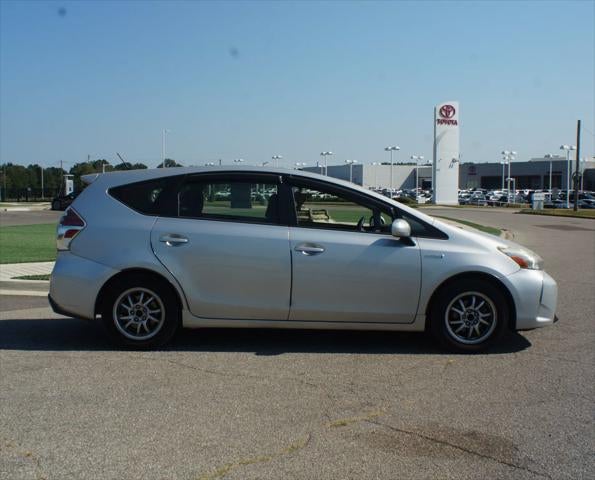 2015 Toyota Prius v Three