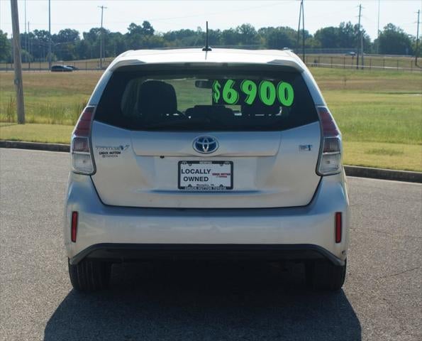 2015 Toyota Prius v Three