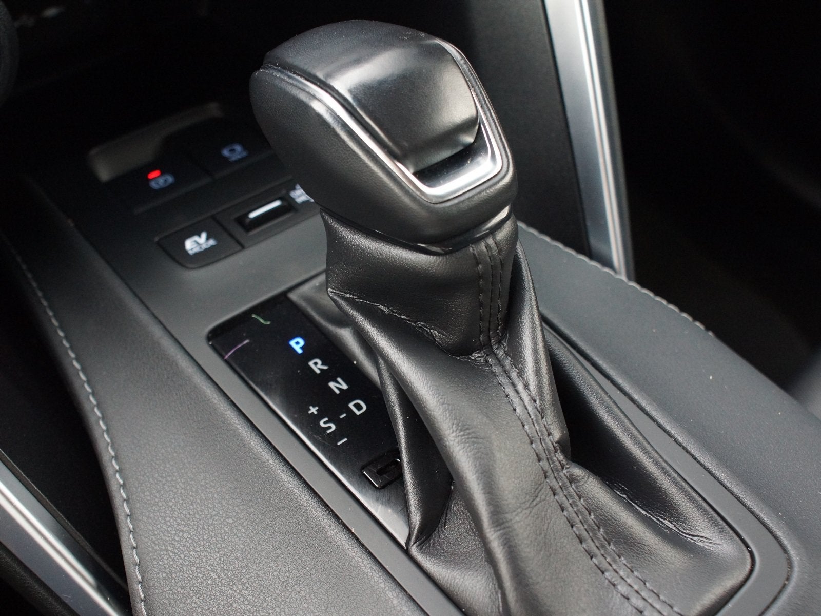 2022 Toyota Venza LE