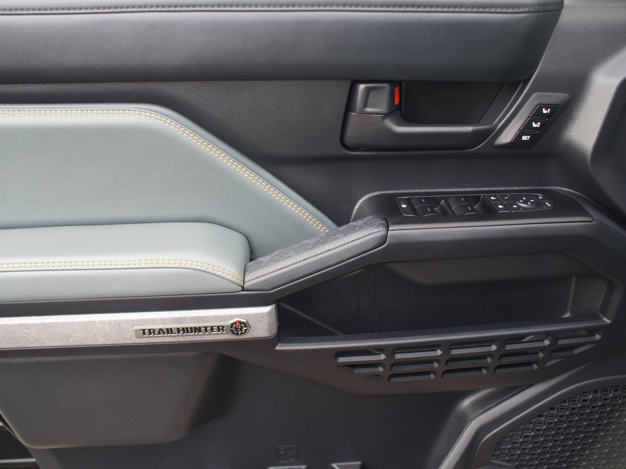 2025 Toyota 4Runner Hybrid Trailhunter