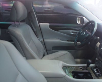 2007 Lexus LS 460 