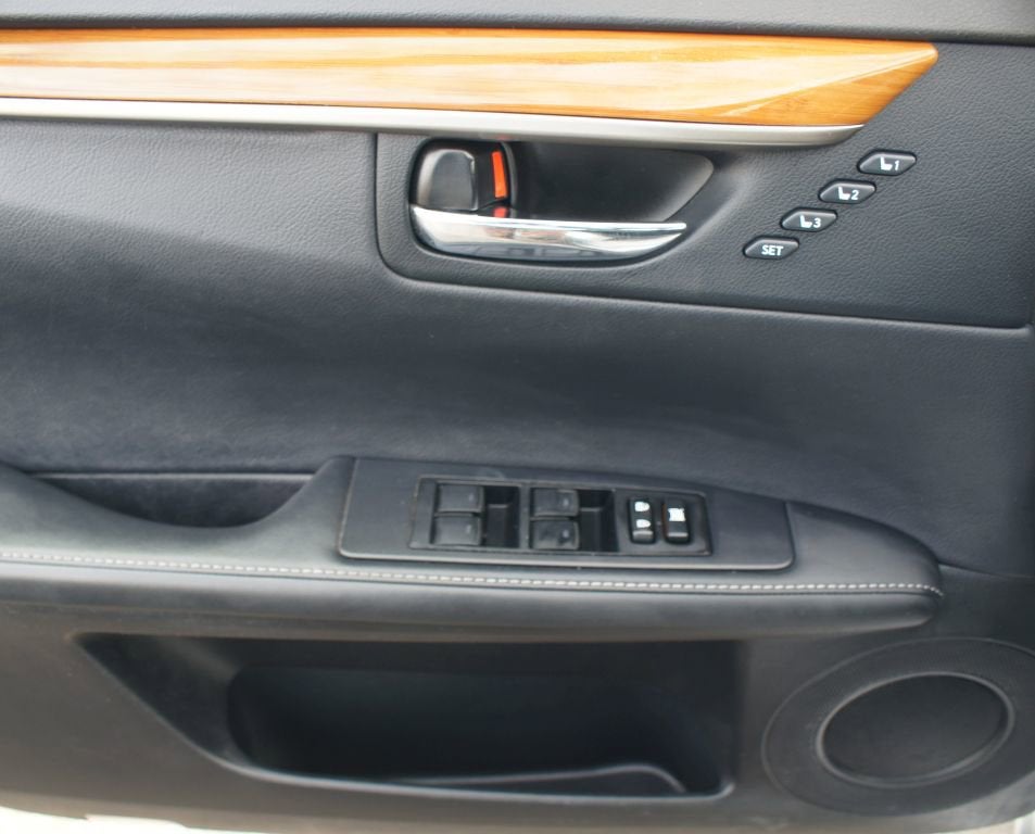 2013 Lexus ES 300h Hybrid