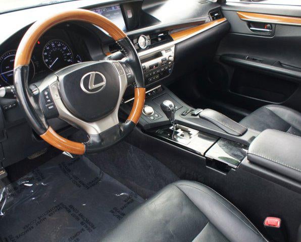 2013 Lexus ES 300h Hybrid