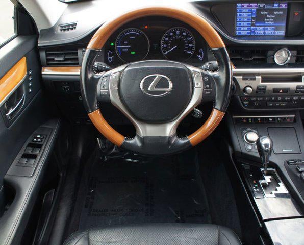 2013 Lexus ES 300h Hybrid