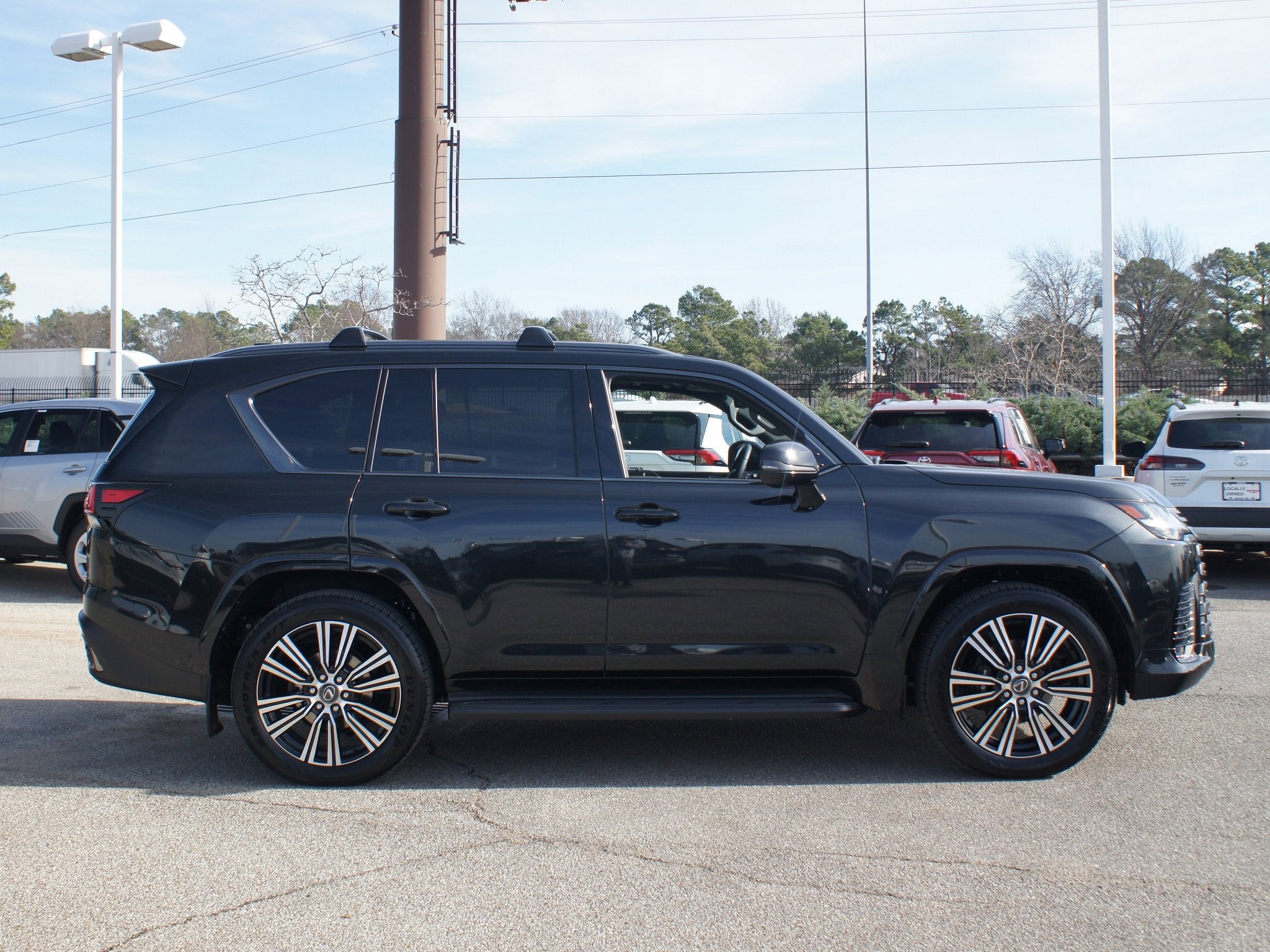 2025 Lexus LX LX 700h Luxury