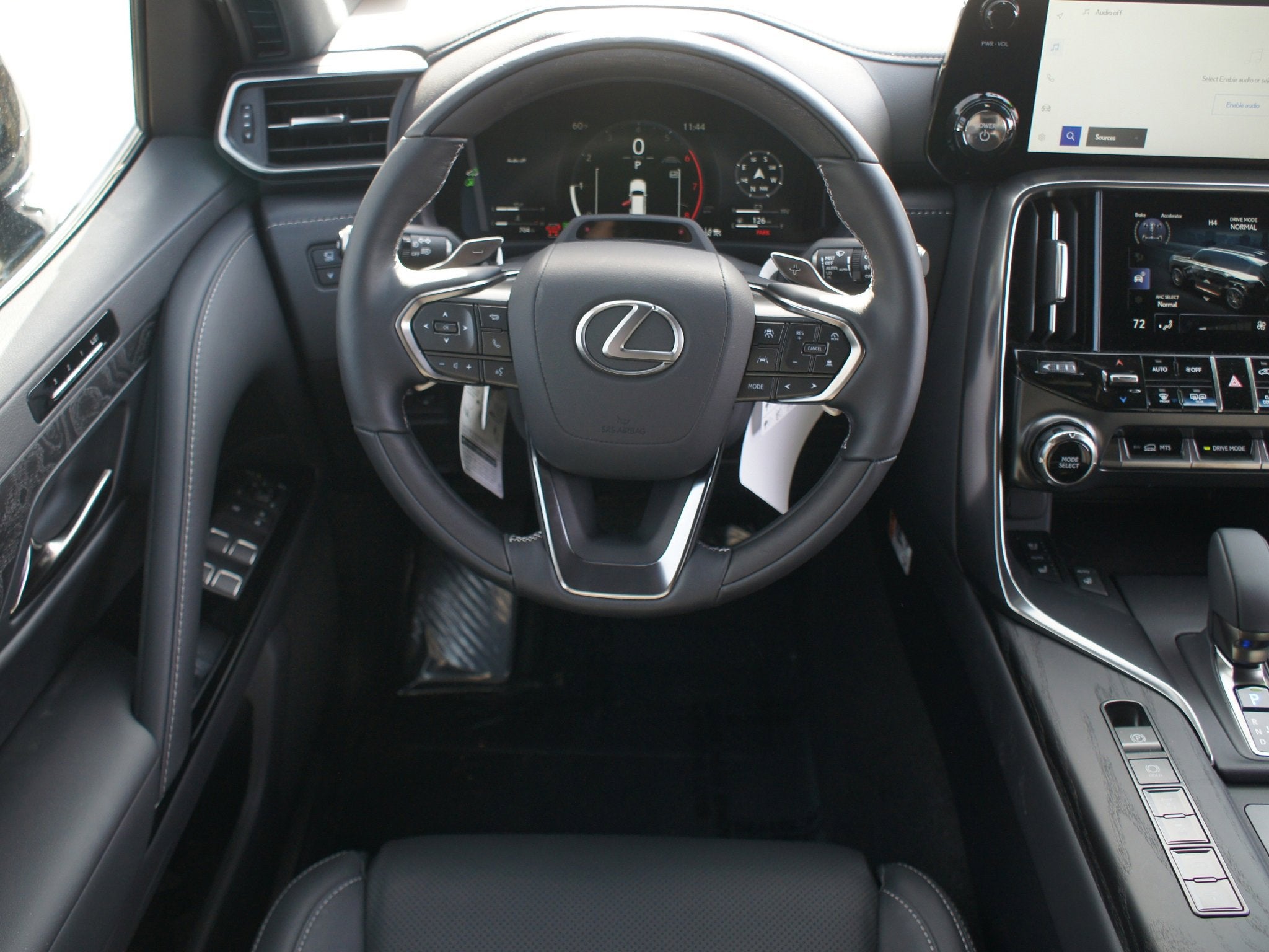 2025 Lexus LX LX 700h Luxury