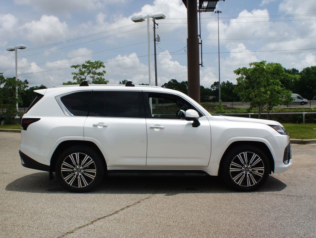 2026 Lexus LX LX 700h Luxury