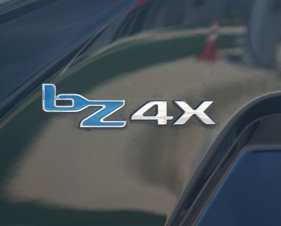 2024 Toyota bZ4X XLE