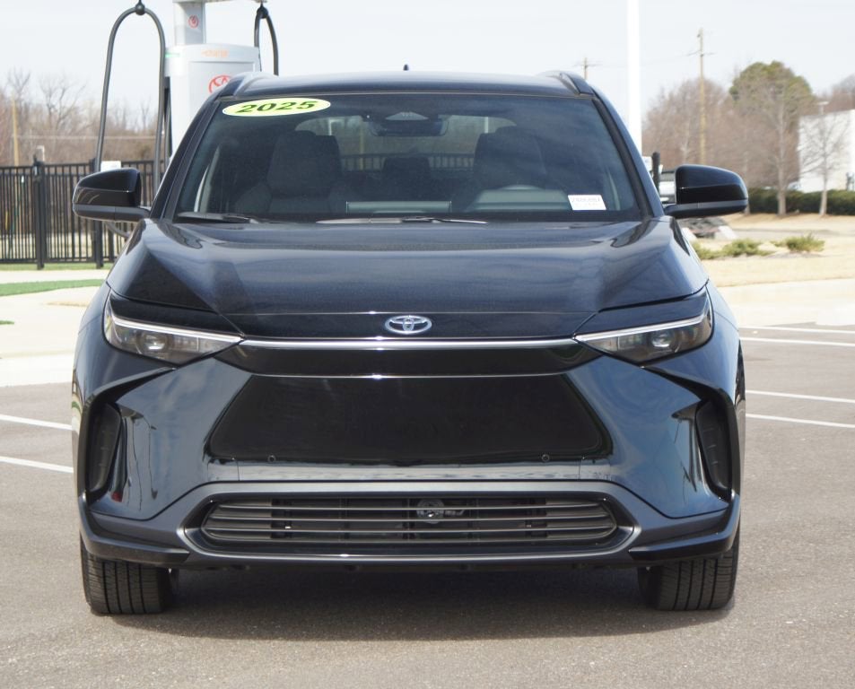 2025 Toyota bZ4X XLE
