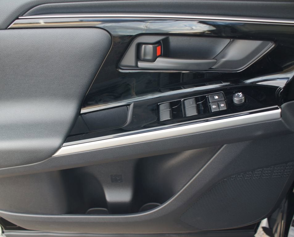 2025 Toyota bZ4X XLE