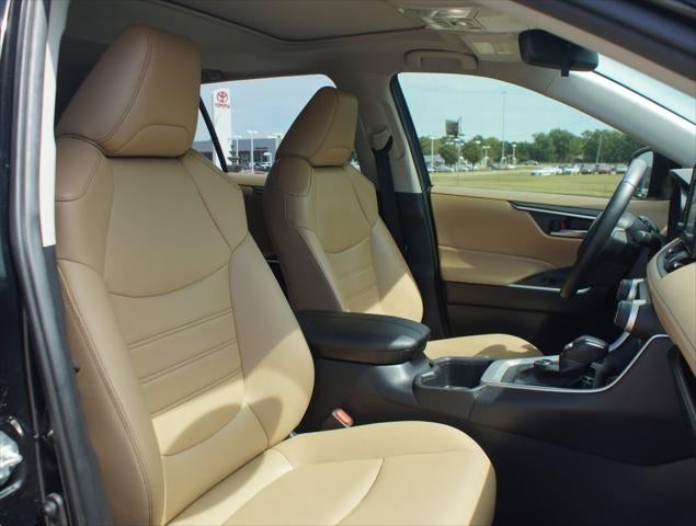 2022 Toyota RAV4 Hybrid XLE Premium