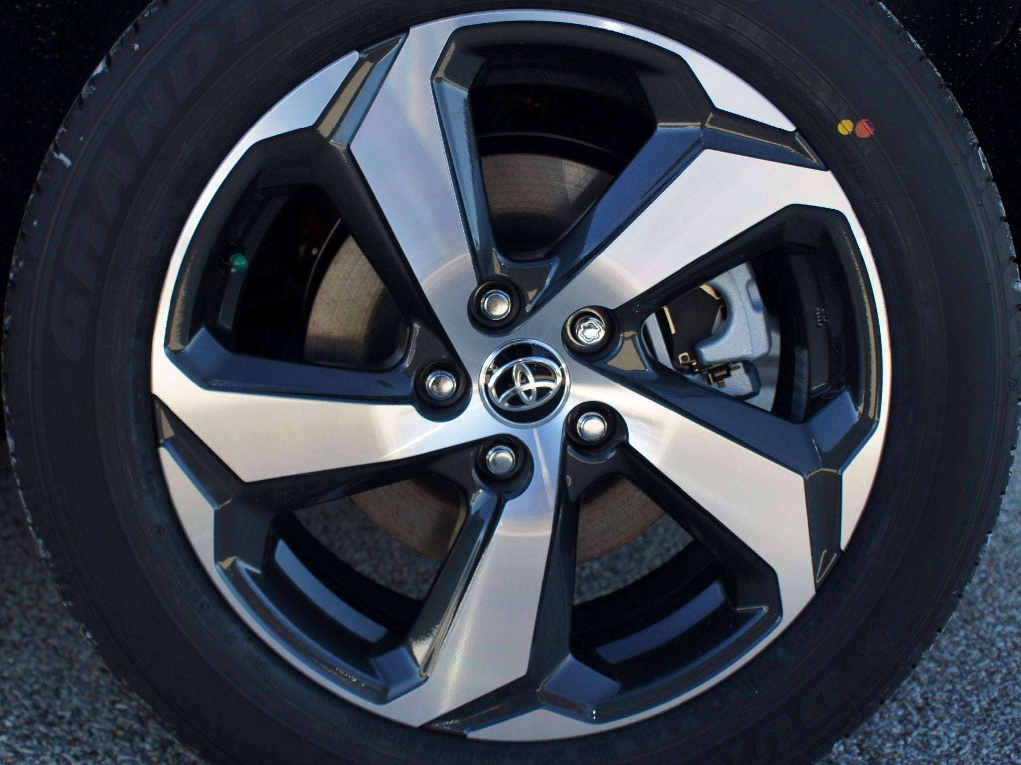 2025 Toyota RAV4 Plug-In Hybrid SE